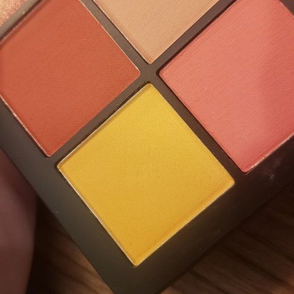 Huda Beauty Coral Obsessions Eyeshadow Palette - Picture 5 of 6